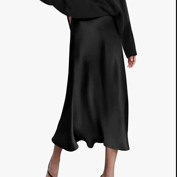 2 MIDI Satin Skirts Black & Blue - Picture 3 of 8